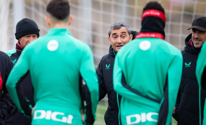 Nico Williams y los tres lesionados siguen al margen del grupo