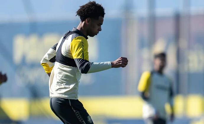 Baena se pierde el entrenamiento del jueves y Gerard Moreno aplaza las pruebas a mañana