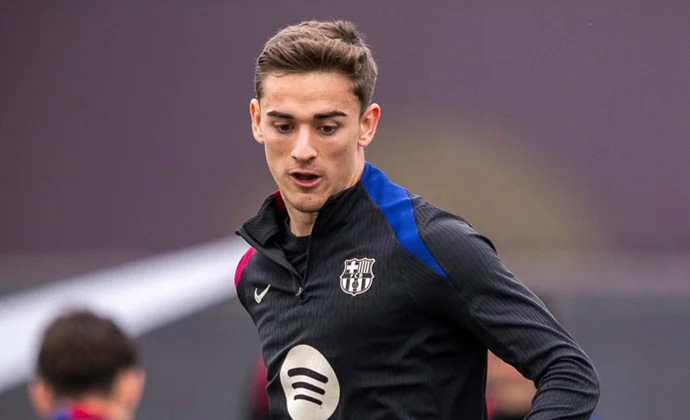 Gavi y otros doce jugadores acuden a entrenar. El resto descansa