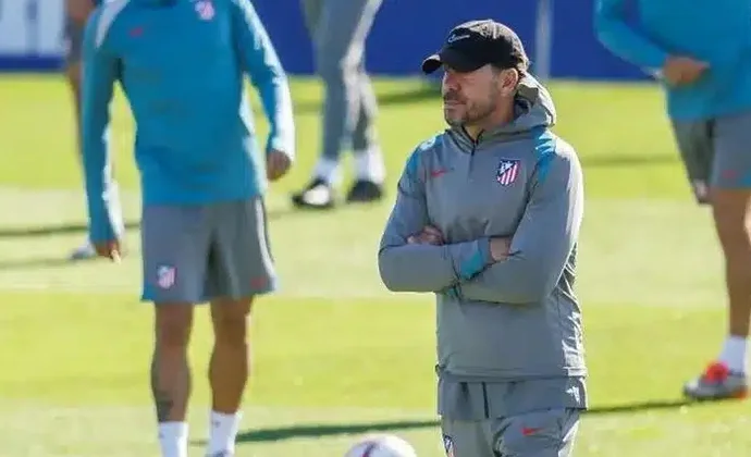 Simeone prueba once sin Barrios para el derbi