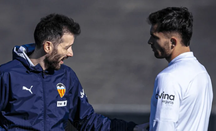 Hugo Duro entrena con normalidad y Foulquier se queda en el gimnasio