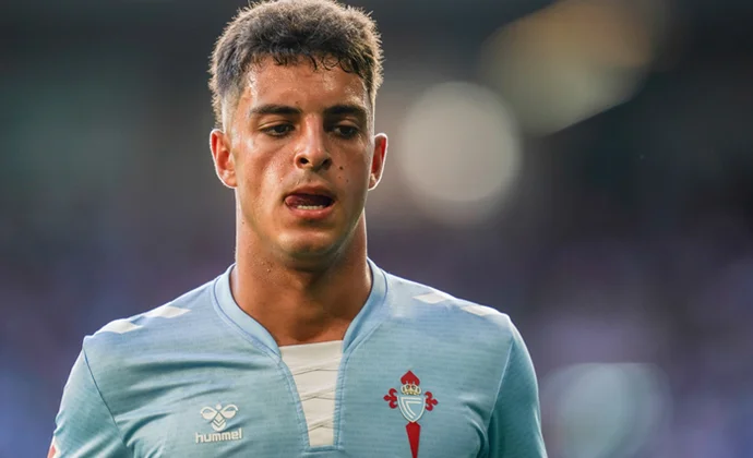 Hugo Álvarez terminó el partido con molestias en la rodilla