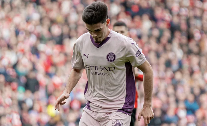 Miguel Gutiérrez fue sustituido en el descanso por un golpe en el tobillo