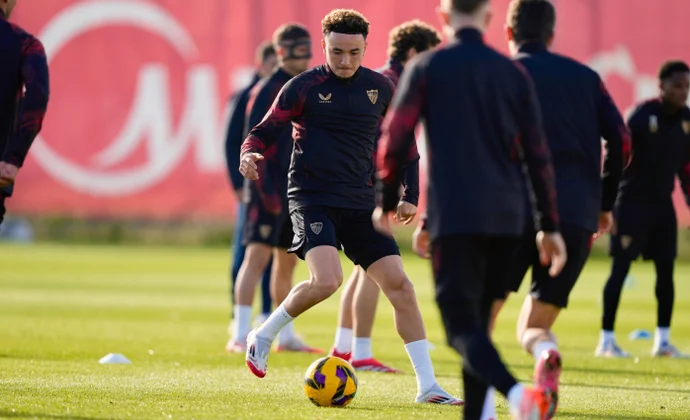 El Sevilla completa la última sesión de trabajo sin los tres lesionados