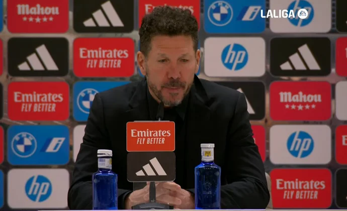 Simeone analiza el empate, la entrada de Sorloth y Correa y el arbitraje