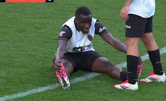 Diakhaby acaba pidiendo el cambio por fatiga