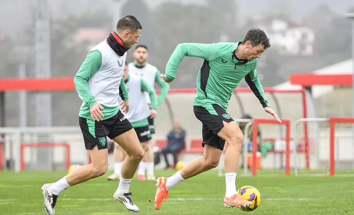 Iñaki Williams y Prados vuelven al grupo y Djaló es la única baja