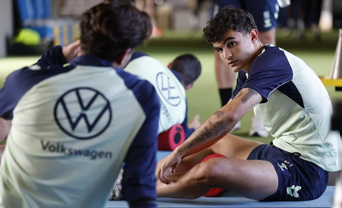 Sesión de gimnasio con Bajcetic recuperado, pero con Fabio Silva, Januzaj y Cardona descartados