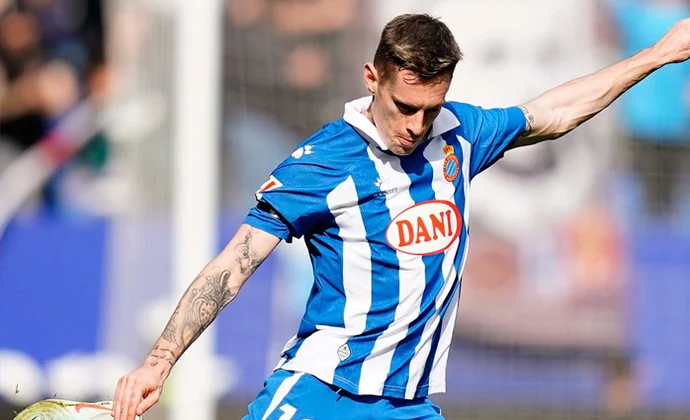 Pol Lozano se resintió del tobillo y tuvo que ser sustituido