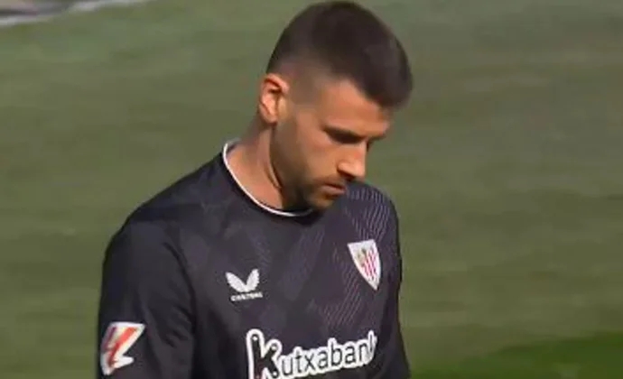 Unai Simón acumula ya tres errores garrafales desde su vuelta a la titularidad