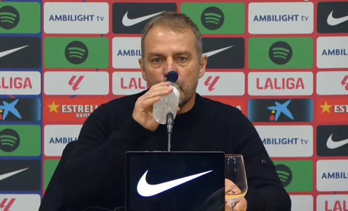 Flick celebra el triunfo y habla de Lewandowski, Pedri, De Jong, Szczesny, Iñaki Peña, Íñigo, Koundé, Casadó y Yamal