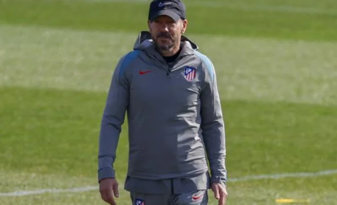 Giménez y Koke, bajas en la vuelta al trabajo del equipo