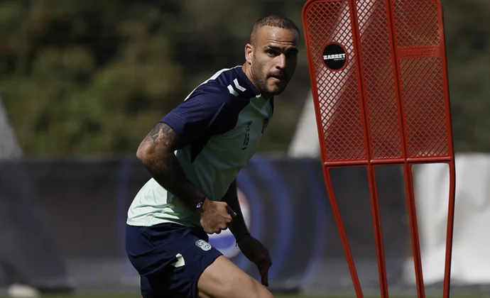 Fabio Silva y Januzaj empiezan la semana al margen del grupo