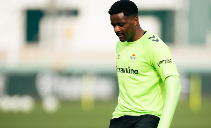 Fornals da un paso más y hace parte de la sesión, Carvalho sigue integrado con el grupo y Bakambu trabaja al margen