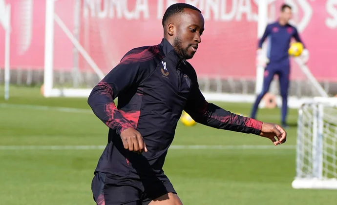 Gudelj tampoco entrena este viernes, aunque de momento hay optimismo de cara al lunes