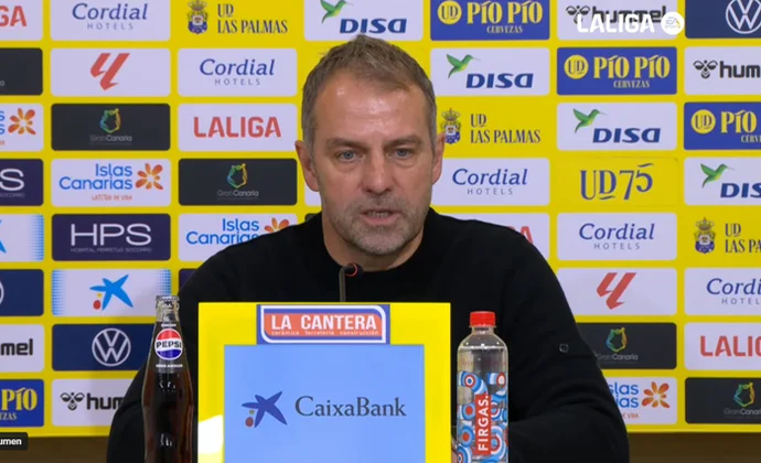 Flick celebra el triunfo y habla de Olmo, Fermín, Casadó y Pedri