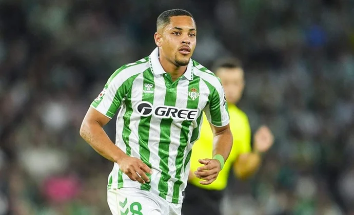 Oferta final del Palmeiras por Vitor Roque