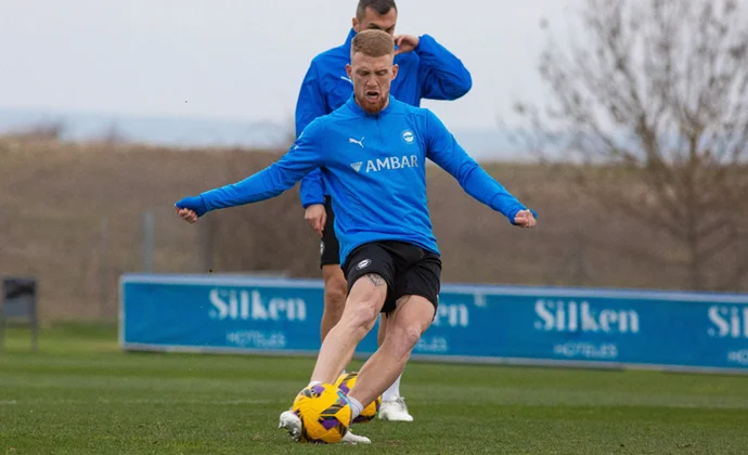 Owono, Novoa y Benavídez siguen al margen del grupo