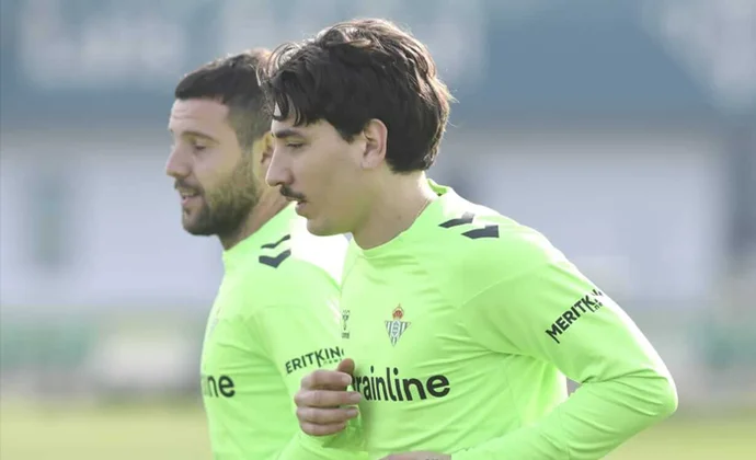 Fornals y Bellerín se prueban con el grupo, Carvalho visita la clínica y Sabaly se queda en el gimnasio