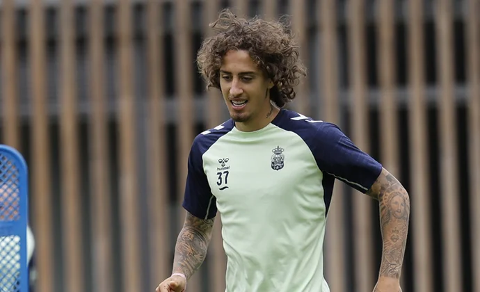 Januzaj, Fabio Silva, Cardona y Viti empiezan la semana con el grupo