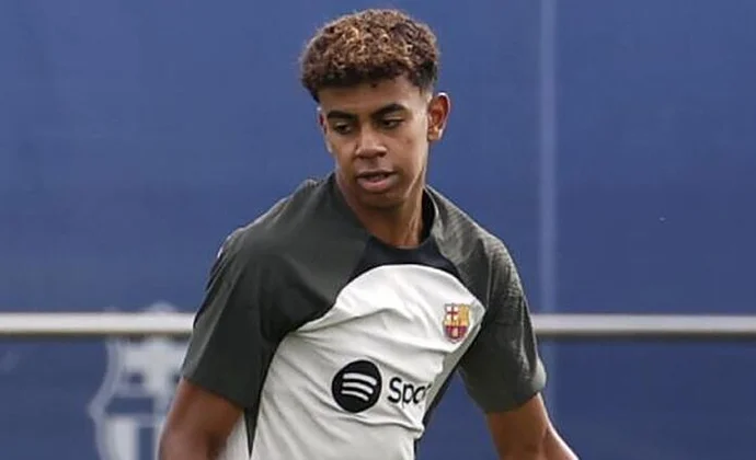 Yamal mejora de la herida y se concentra antes del partido. Ansu Fati y Pablo Torre, descartes