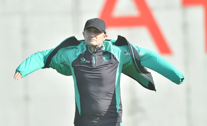 El Athletic se ejercita en Lezama sin Sancet, Nico Williams ni Djaló