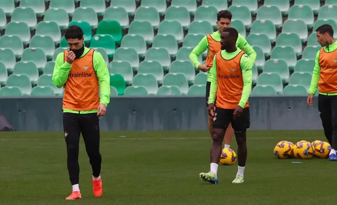 Bellerín, Carvalho y Abde, al margen este martes. Vuelve Sabaly