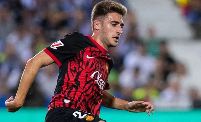 Robert Navarro, con una oferta del Athletic sobre la mesa que todavía no ha respondido