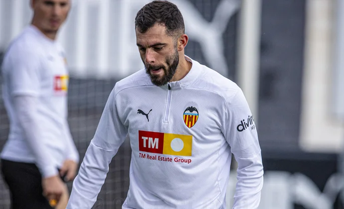 El Valencia completa la sesión del sábado sin Hugo Duro