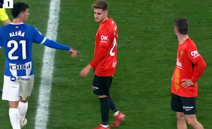 Robert Navarro fue sustituido por calambres en los isquiotibiales