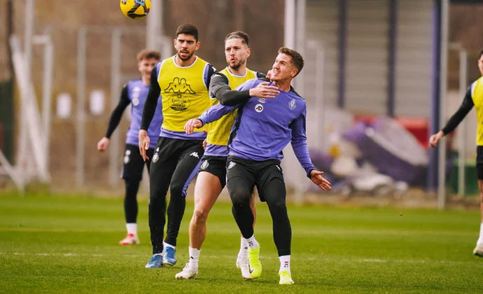 Grillitsch y Raúl Moro hacen parte de la sesión y se les espera mañana al completo