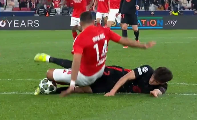 La expulsión de Cubarsí en Lisboa hará que sea titular contra Osasuna, pero más dudas hay con Olmo