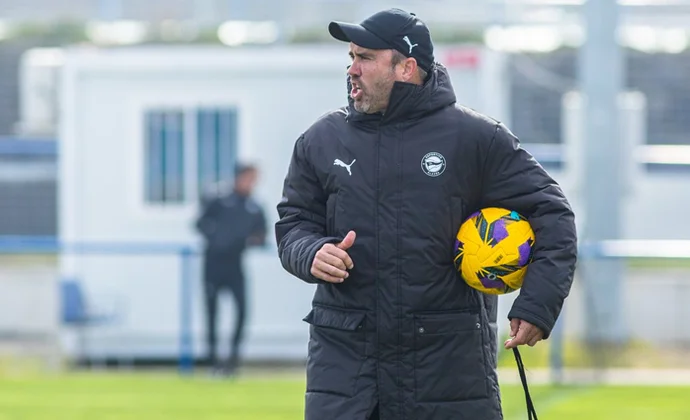 Kike García sigue entre algodones, pero se le espera mañana con el grupo