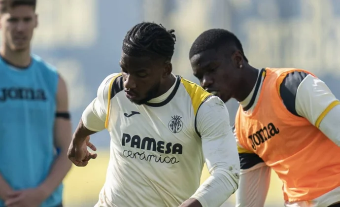 Kiko Femenia vuelve a tener molestias y Bailly tampoco entrena