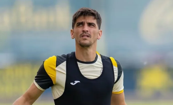 Gerard Moreno pisa césped por primera vez desde su última lesión