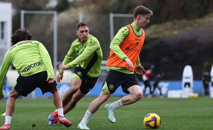 Zubimendi entrena al margen. Oyarzabal y Aguerd reciben fisioterapia