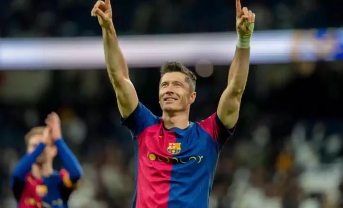 Lewandowski se cayó de la convocatoria por molestias