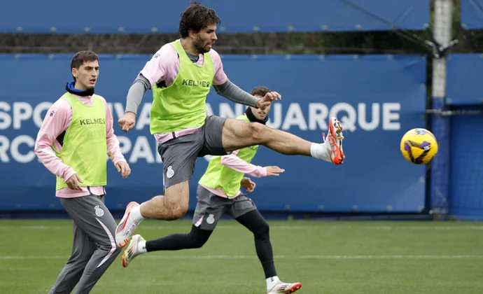 Pablo Ramón se incorpora al grupo, pendiente del alta médica