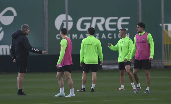 El Betis empieza la semana de trabajo sin Lo Celso ni Marc Roca