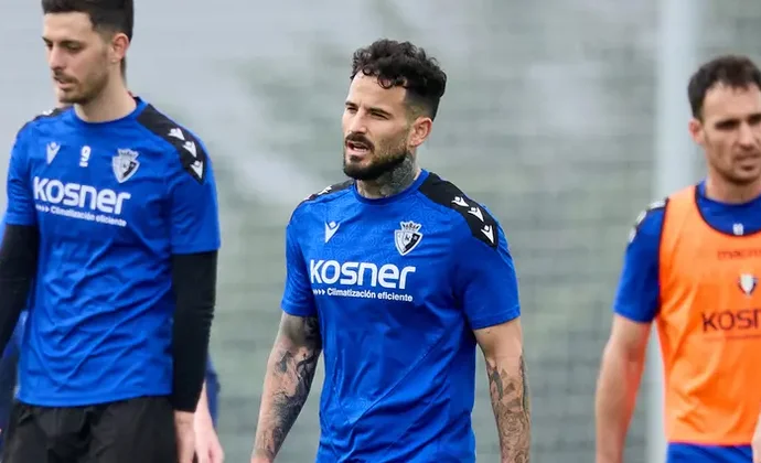 Osasuna se ejercito este lunes con la única baja de Aimar Oroz