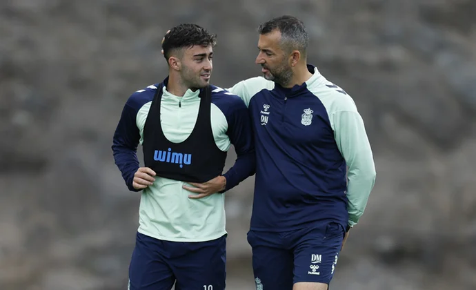 Las Palmas retoma los entrenamientos con tres jugadores al margen
