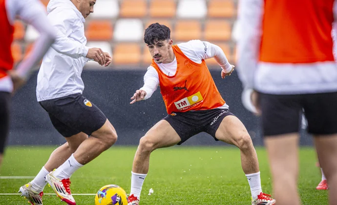 Hugo Duro y Thierry, bajas en la vuelta al trabajo en Paterna