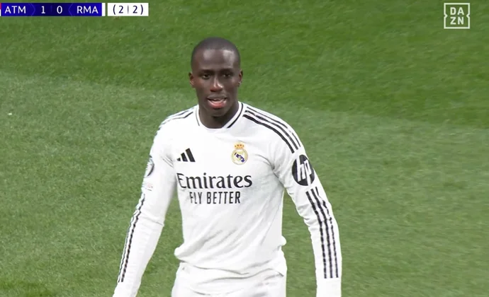 Mendy cae lesionado de los isquiotibiales en el Metropolitano