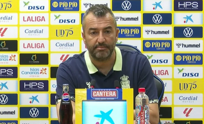 Diego Martínez esconde el estado de Mika Mármol y cataloga del partido contra el Alavés como una final