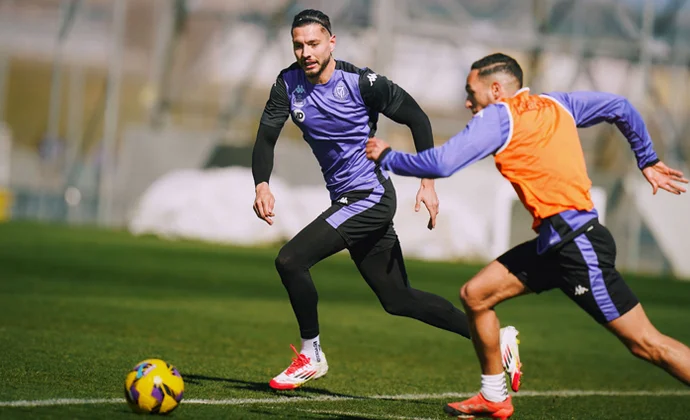 Aidoo no entrena con el grupo este jueves. Henrique y Ferreira solo hacen una parte