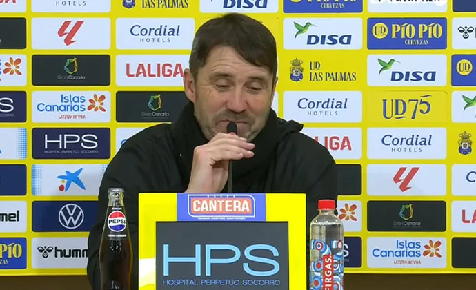 Coudet analiza el empate, el penalti y revela problemas de Toni Martínez, Carlos Martín, Mouriño y Adrián