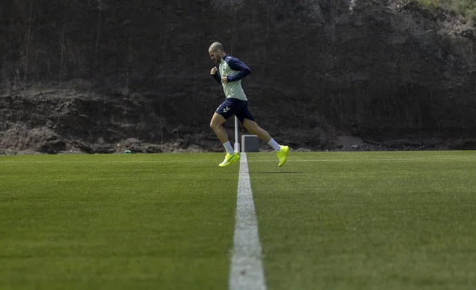 Kirian salta al césped y Pelmard sigue con su proceso de recuperación