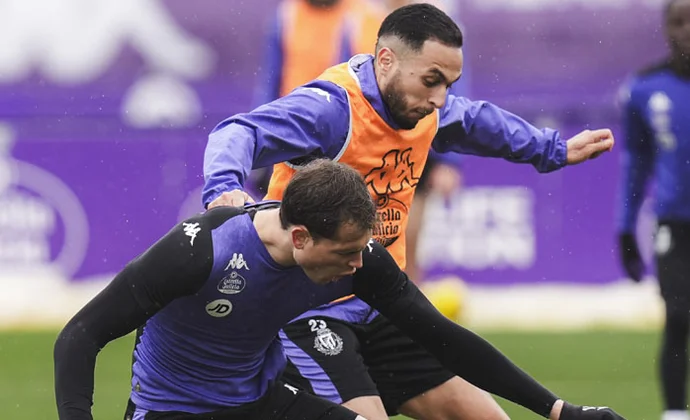 Anuar se incorpora al grupo. Javi Sánchez, Aidoo y Marcos André, al margen