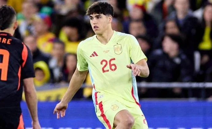 Cubarsí cae lesionado del tobillo con España, pero Luis de la Fuente es optimista