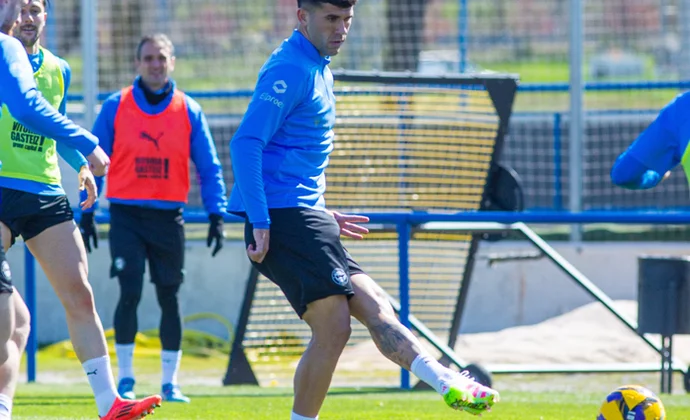 Kike García, Sivera y Conechny completan la sesión del viernes con el grupo